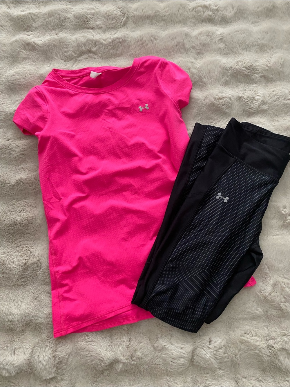Under Armour Hot Pink Tee with Black Athletic Leggings